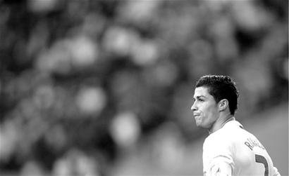 两战28扣15中+2拦6发：女排17岁1.82米重炮手太稳 再冲最佳主攻？（17岁1.82米女排重炮两战15次成功扣杀、2拦6发，状态稳健再冲最佳主攻？）