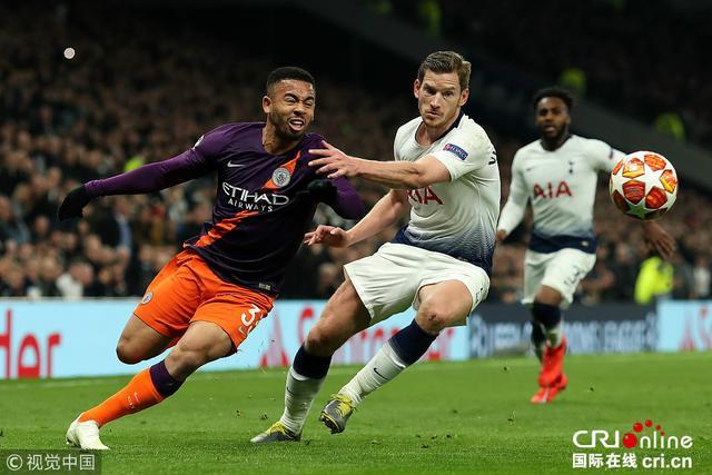 伤愈复出那一刻全场起立鼓掌（伤愈归来那一刻，全场起立致敬）