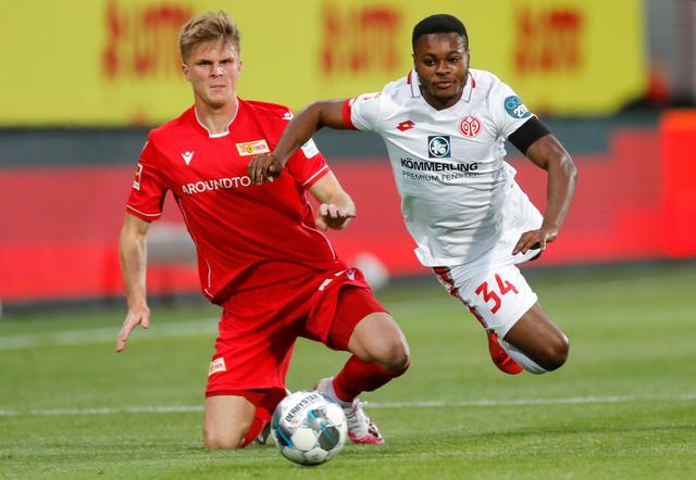 每体：曼联有意巴萨中场费尔明，准备报价超7000万欧（每体：曼联瞄准巴萨中场费尔明，或开出超7000万欧元报价）