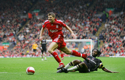 我是个初中生，我的生活是被足球，学习和说唱填满的...（我的初中生活：足球、学习与说唱填满每一天）