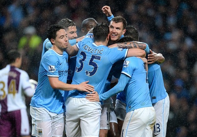 TA：多家豪门关注小将斯密特，阿尔克马尔对其估价约6000万欧（TA：阿尔克马尔为小将斯密特标价约6000万欧，多家豪门正在关注）