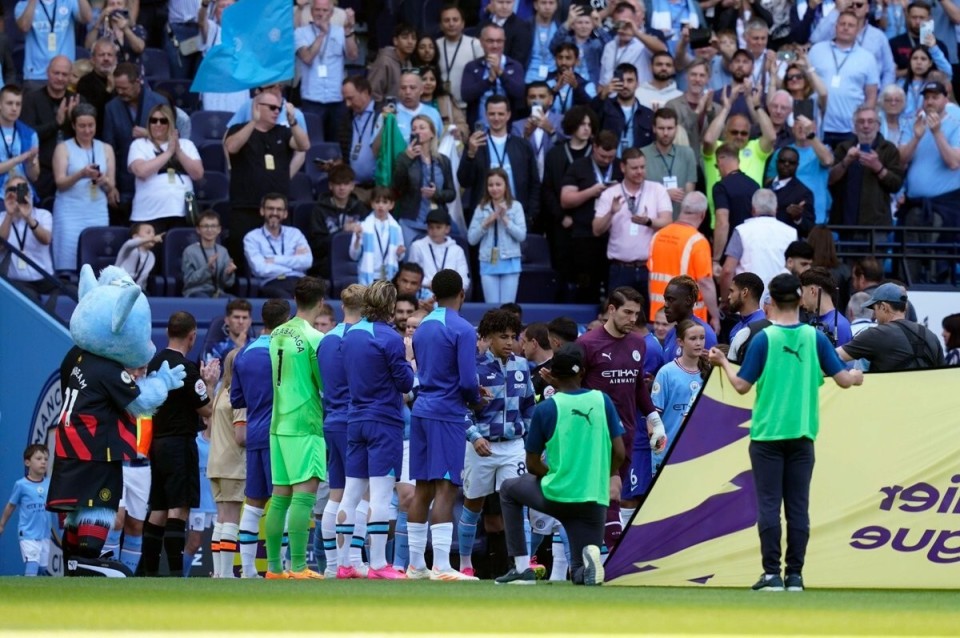 荷甲战报：诺约克斯梅开二度，SBV精英2-1战胜阿贾克斯（荷甲：诺约克斯双响，SBV精英2-1力克阿贾克斯）