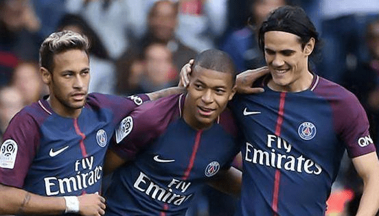 中超：上海海港主场4-1大胜深圳（中超联赛：上海海港主场4比1击败深圳队）