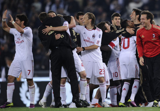 假肢技师、快擦手、滚球妹……他们是残特奥会华农场馆幕后星光（假肢技师、“快擦手”和“滚球妹”，点亮华农残特奥会场馆的幕后星光）