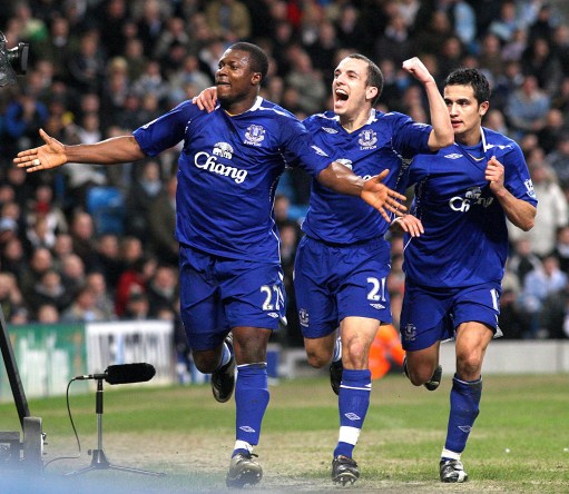 足协杯官方发布决赛纪念产品：纪念徽章38元，围巾58元（足协杯官宣推出决赛纪念品：徽章38元，围巾58元）